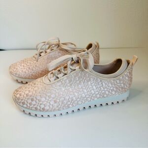 BCBG Lynn Woven Satin Dusty Rose Sneakers Size 10 NIB